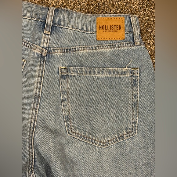Hollister Light Blue Women Jeans Ultra High Rise Baggy size 4R/27R inseam 30” - Picture 11 of 12